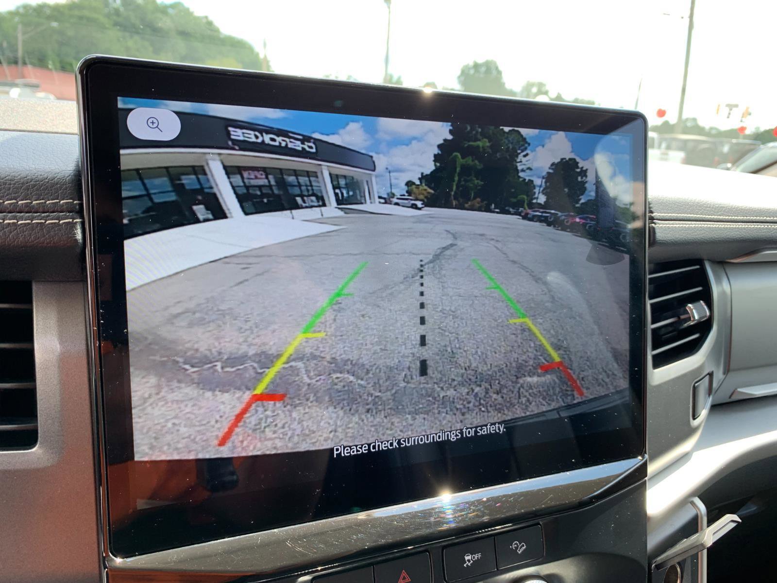 Used 2024 Ford Expedition Max XLT image 24