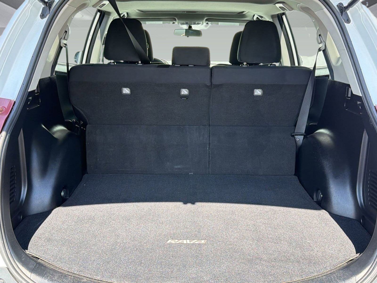 Used 2015 Toyota RAV4 XLE image 31