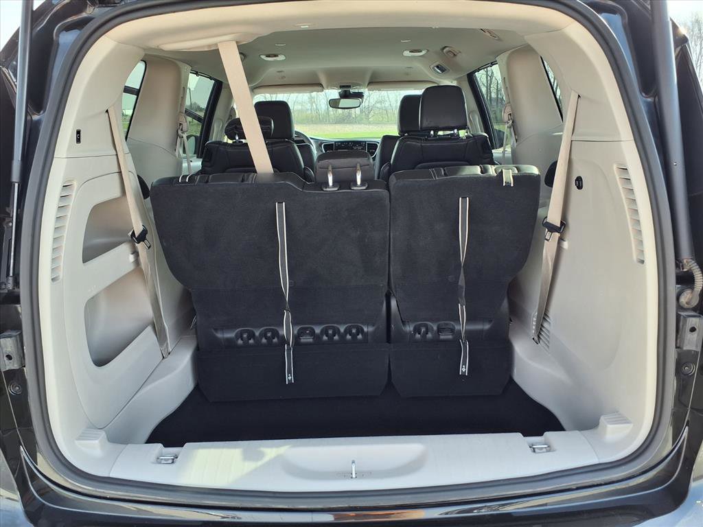 Used 2023 Chrysler Pacifica Touring-L image 32