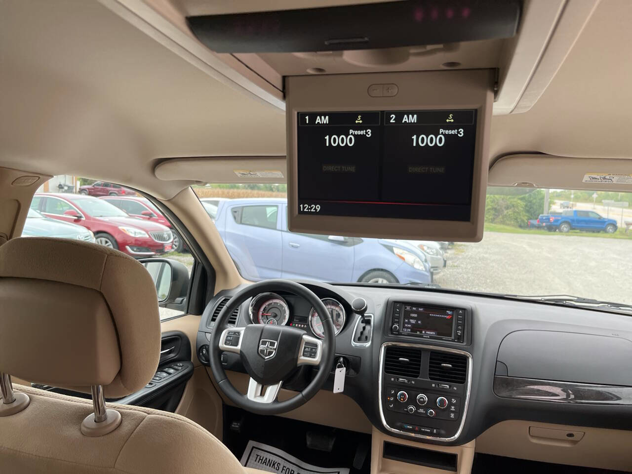 Used 2015 Dodge Grand Caravan SXT w/ UConnect Hands-Free Group image 17