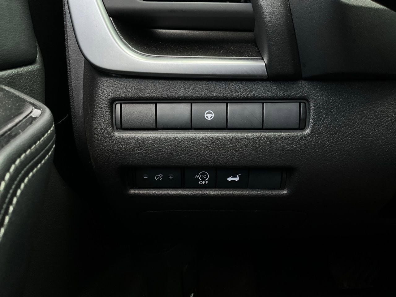 Used 2025 Nissan Rogue SV FWD image 22
