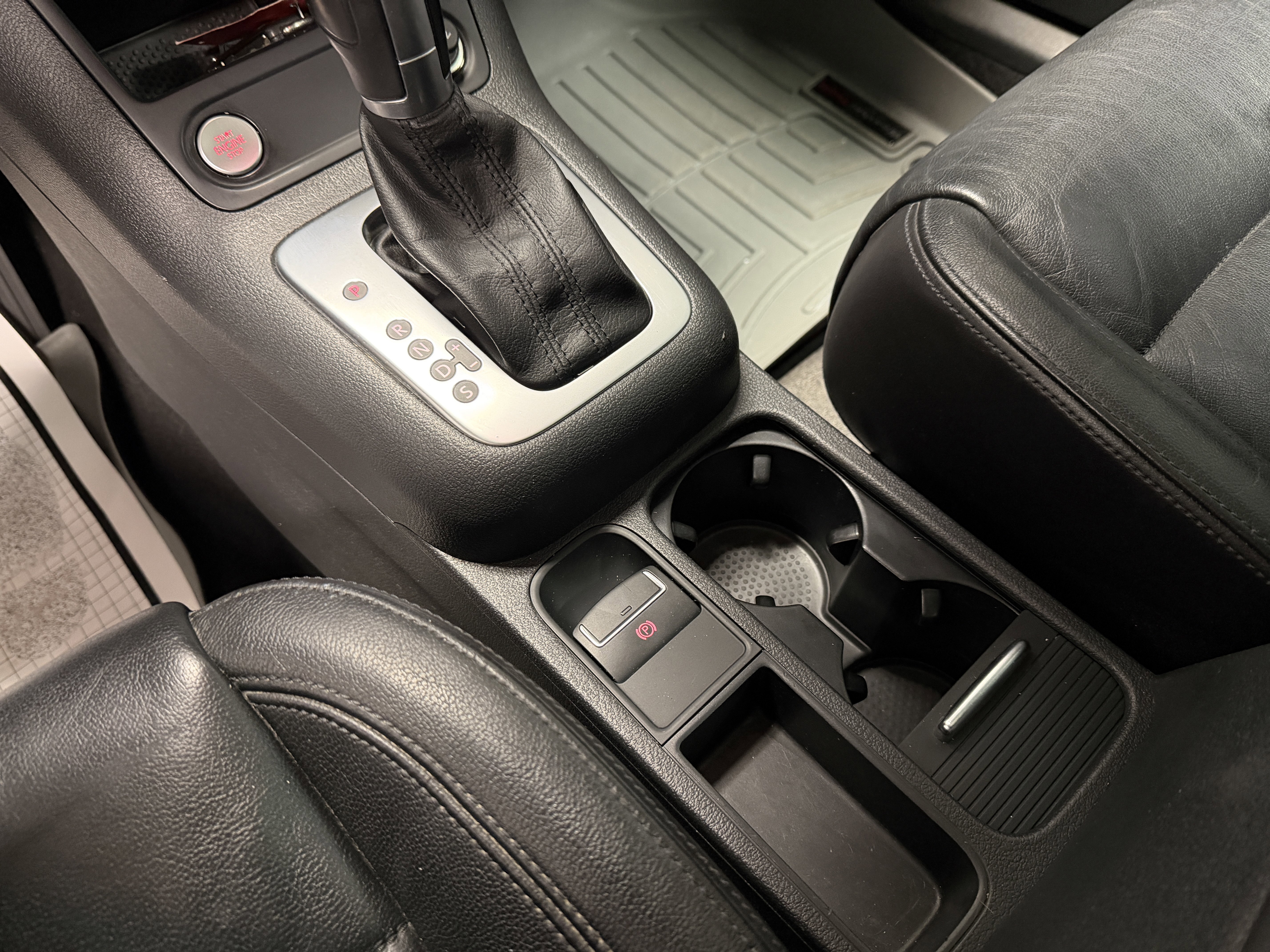 Used 2017 Volkswagen Tiguan Sport image 12