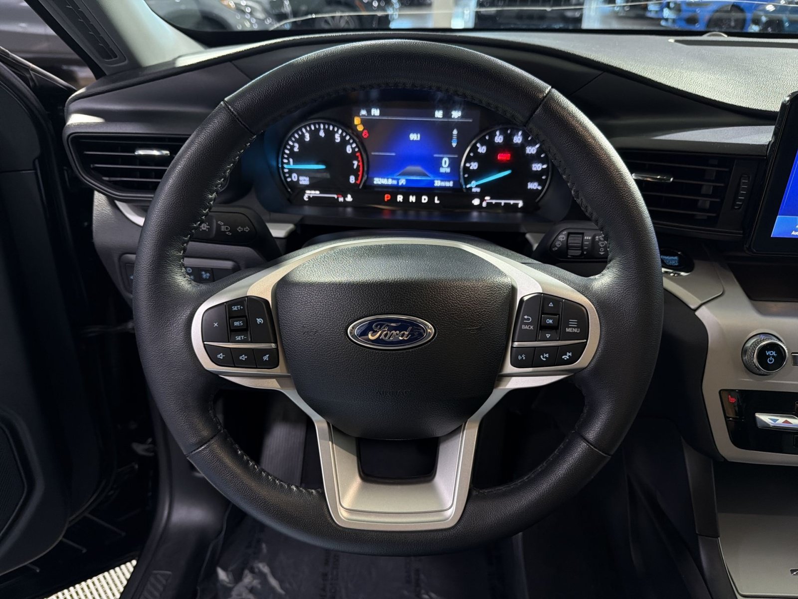 Used 2024 Ford Explorer XLT AWD/4WD image 26