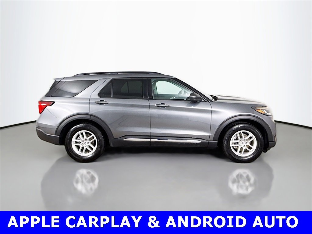 Used 2025 Ford Explorer Active image 3