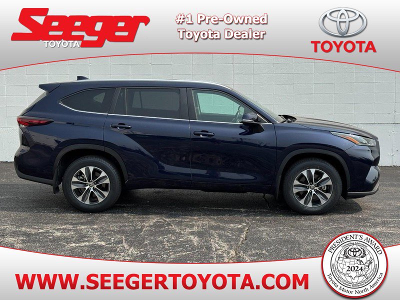 Certified 2024 Toyota Highlander XLE image 1