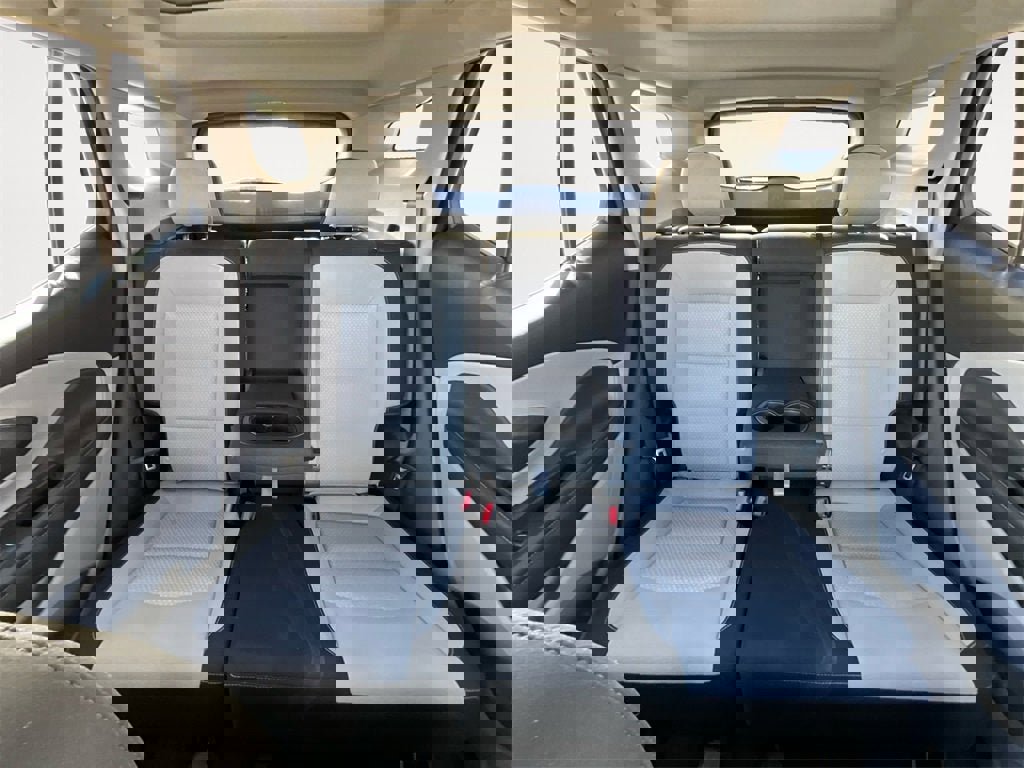 Used 2023 GMC Terrain SLE w/ Driver Convenience Package image 13