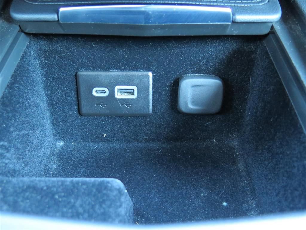 Used 2024 Cadillac XT4 Premium Luxury image 14