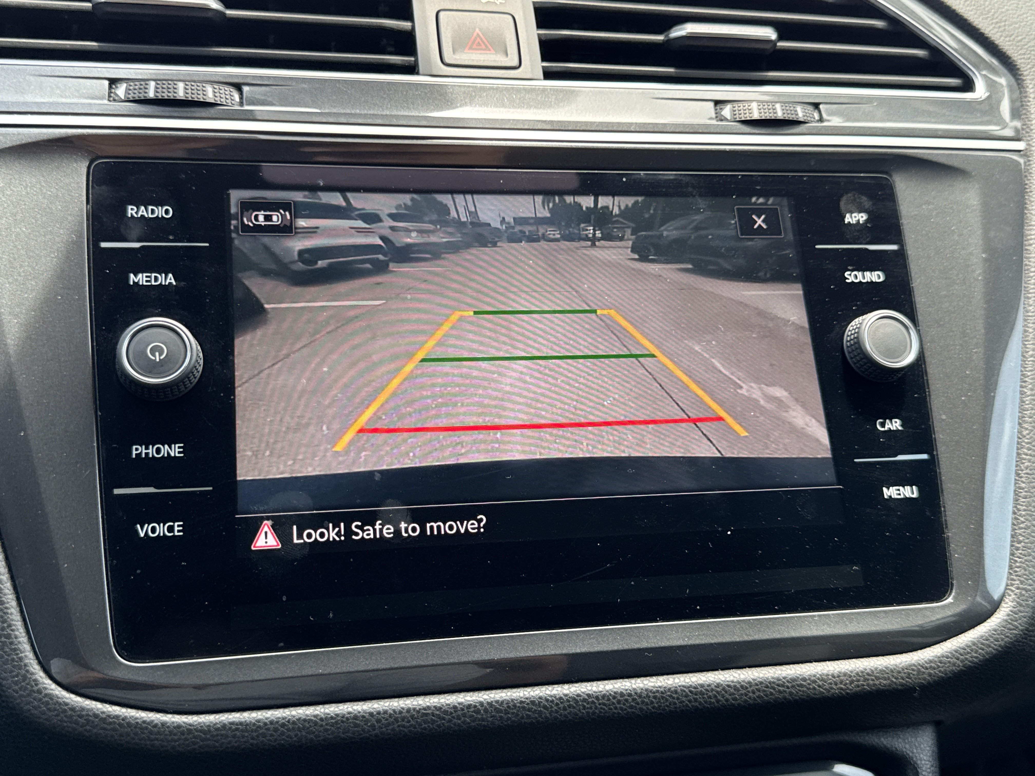 Used 2023 Volkswagen Tiguan SE FWD image 25