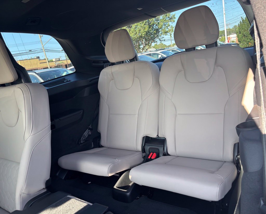 New 2027 Volvo XC90 B6 Plus AWD/4WD image 17