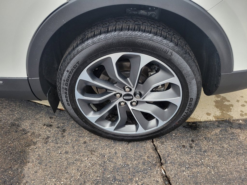 Certified 2023 Lincoln Nautilus Reserve image 12