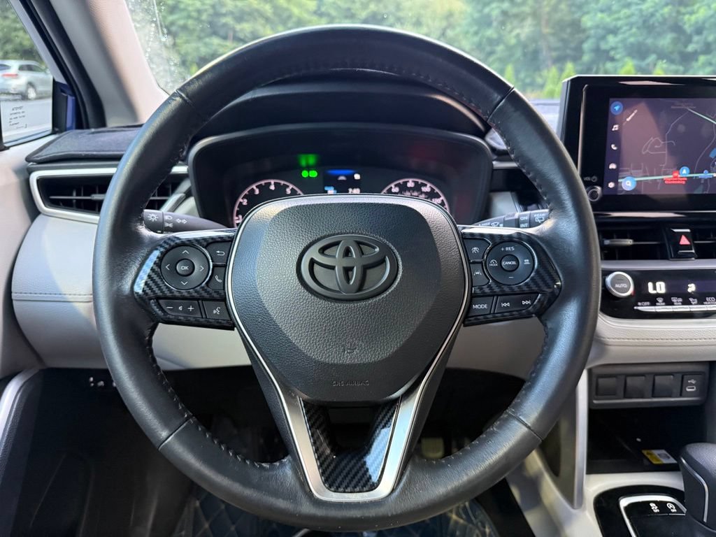 Used 2023 Toyota Corolla Cross LE AWD/4WD image 10