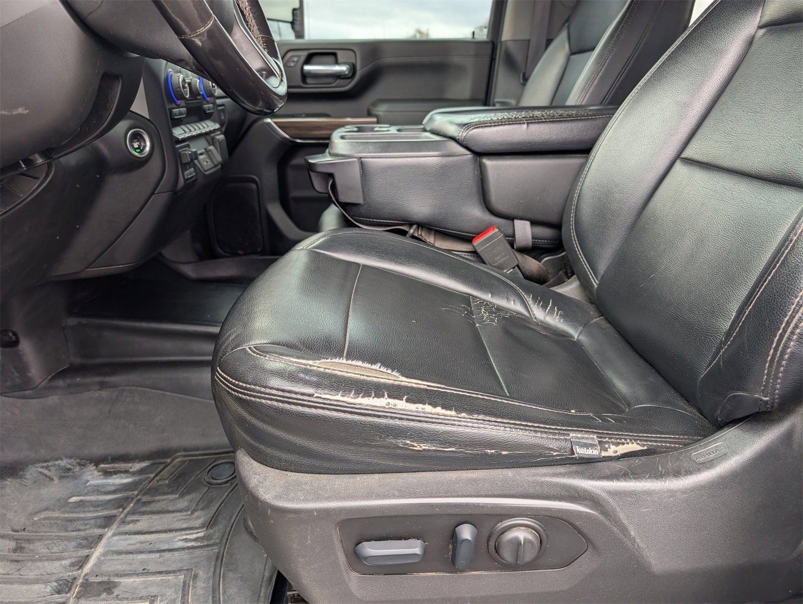 Used 2022 Chevrolet Silverado 2500 LT w/ Convenience Package image 15