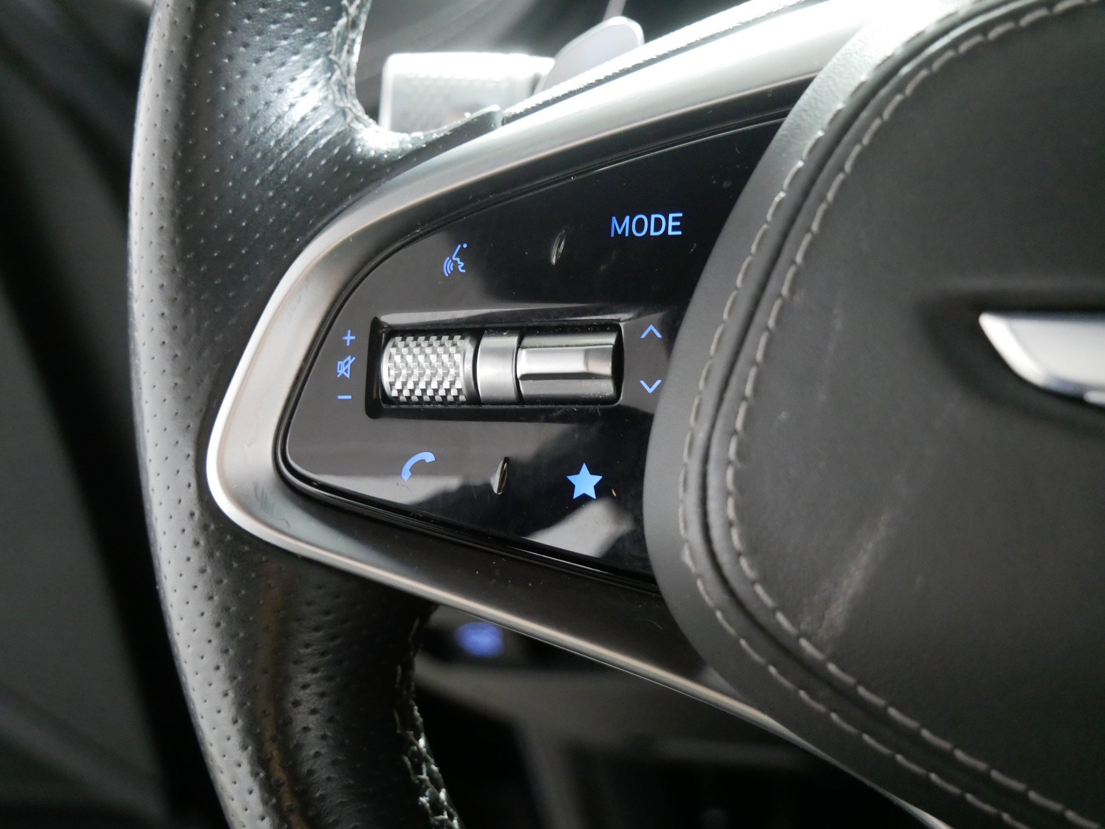 Used 2022 Genesis GV70 3.5T Sport w/ Sport Advanced Package image 27