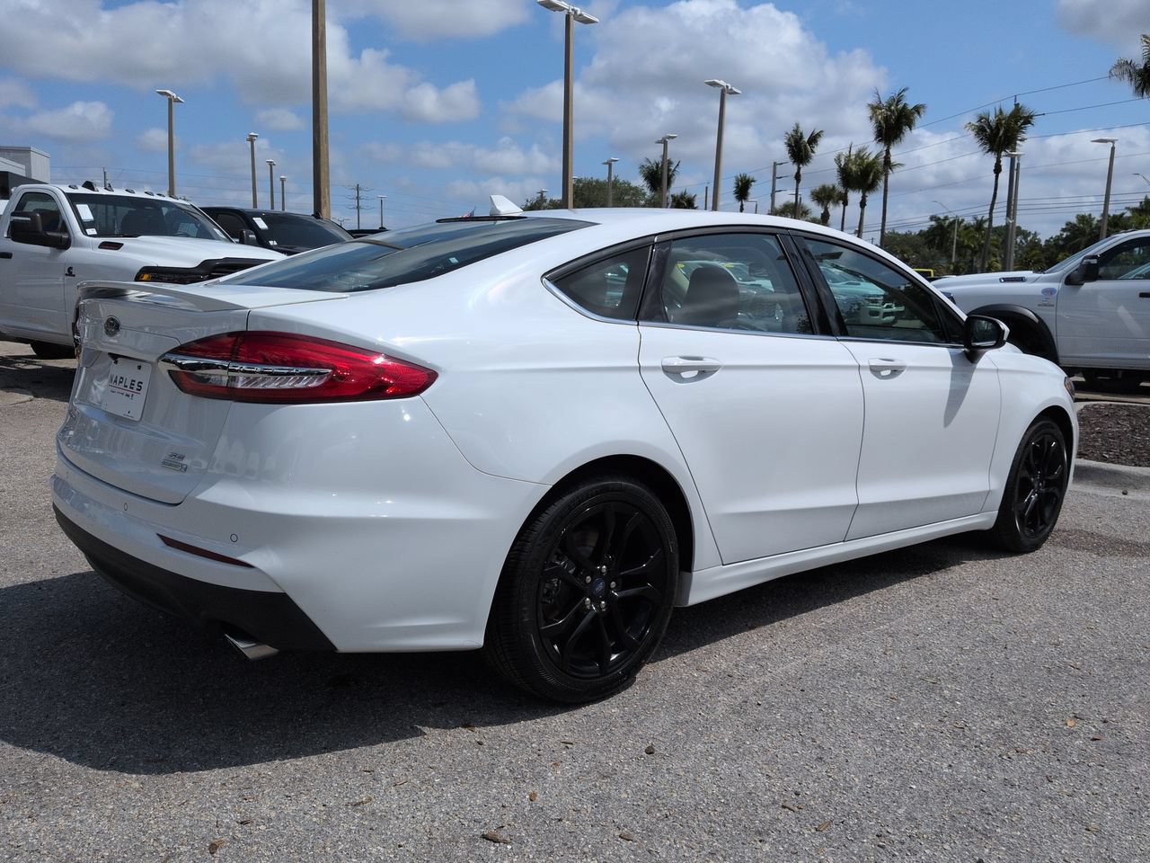 Used 2019 Ford Fusion SE w/ Equipment Group 151A FWD image 5