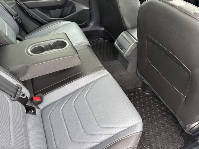 Used 2025 Volkswagen Jetta SEL FWD image 33