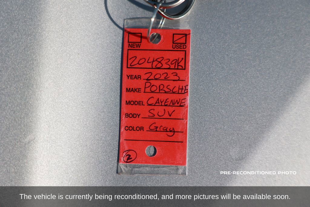Used 2023 Porsche Cayenne Platinum Edition image 19