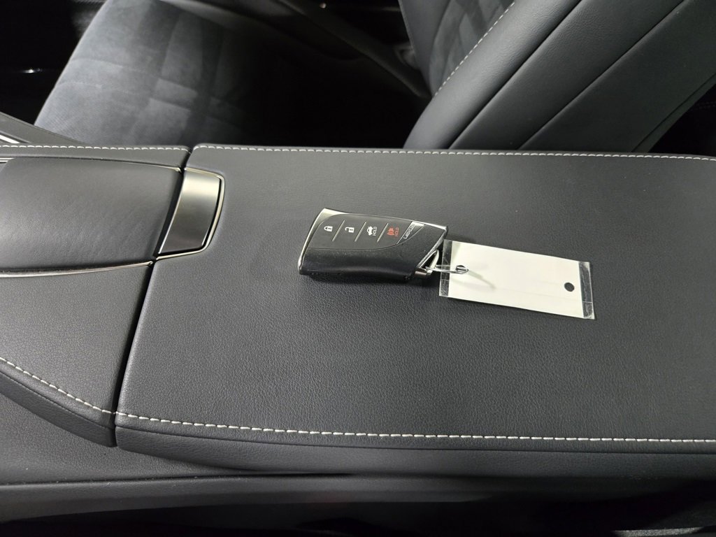 Used 2023 Lexus LC 500 Coupe w/ Performance Package image 31