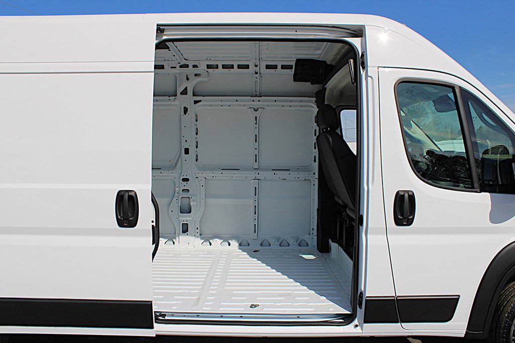 Used 2025 RAM ProMaster 3500 w/ Convenience Group image 8