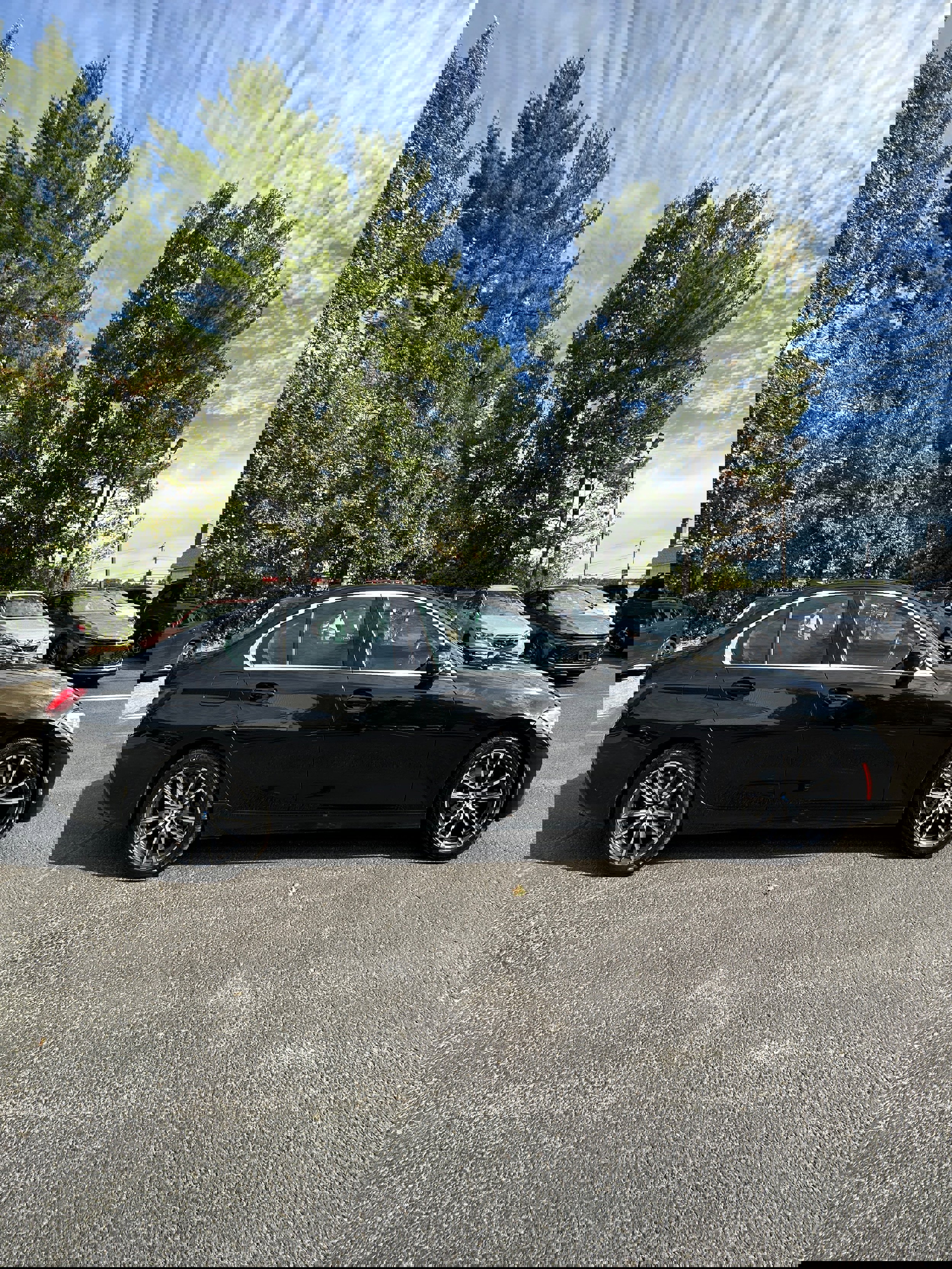 Used 2021 BMW 330e xDrive w/ Convenience Package image 4