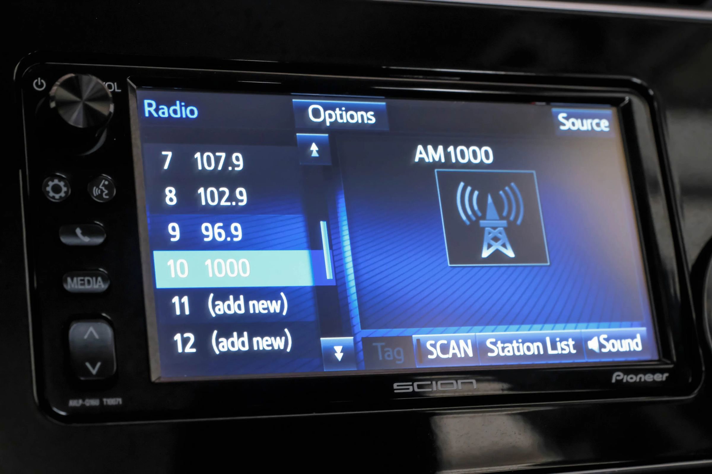 Used 2016 Scion iM Hatchback 4D image 28