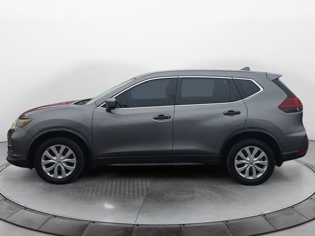 Used 2018 Nissan Rogue S image 2
