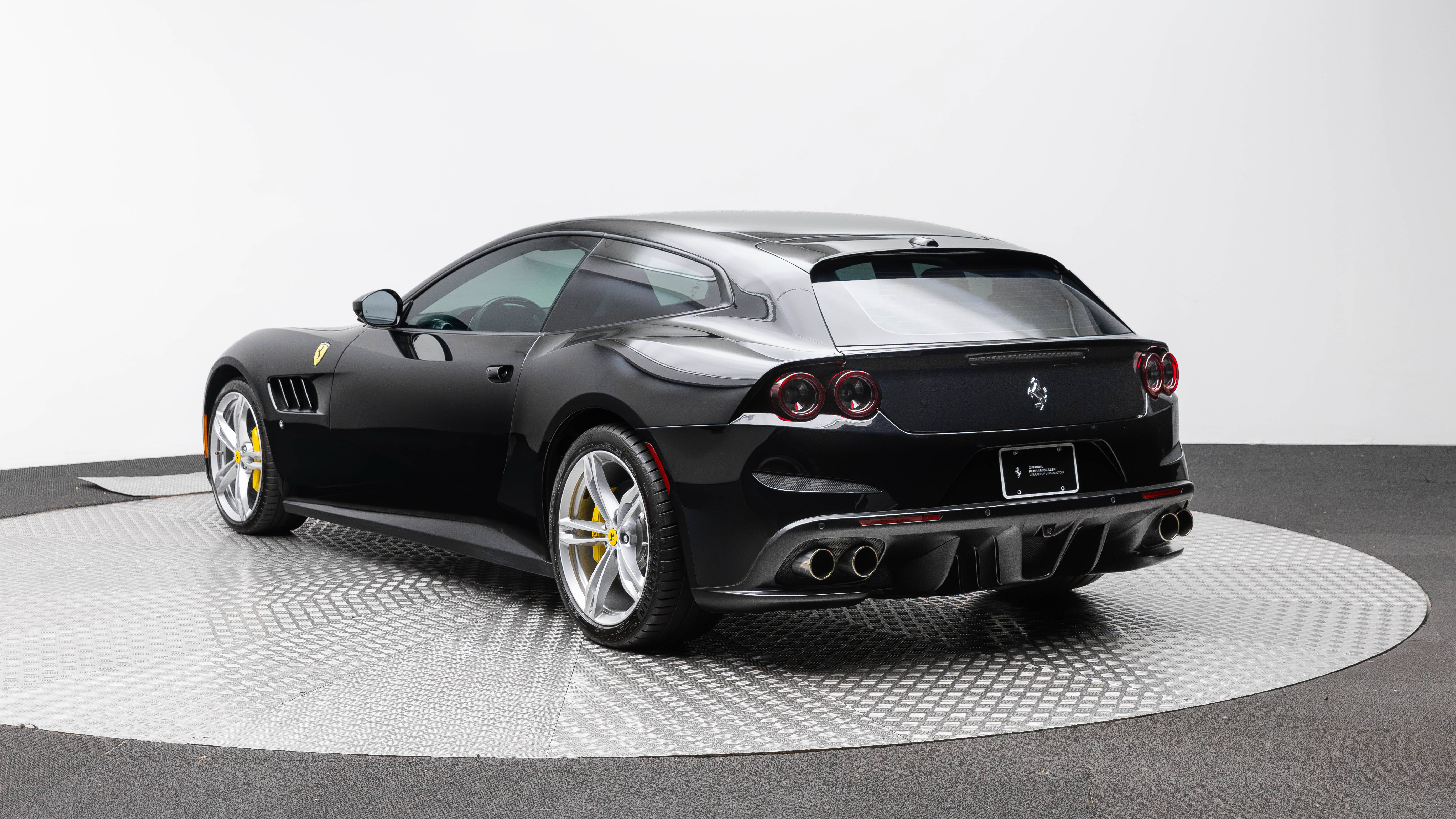 Certified 2020 Ferrari GTC4Lusso AWD/4WD image 3
