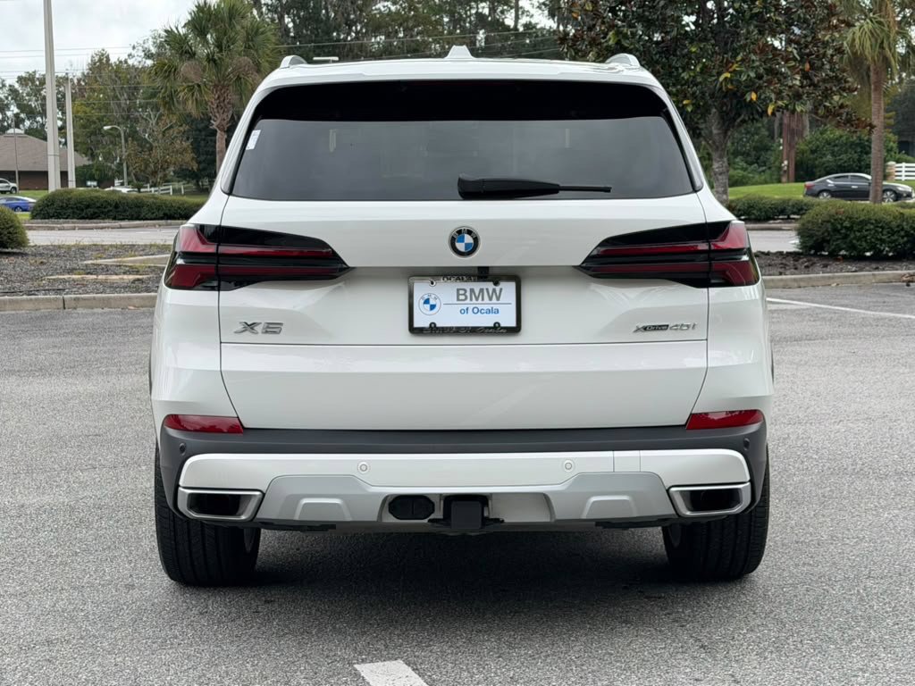 Certified 2024 BMW X5 xDrive40i w/ Premium Package AWD/4WD image 4