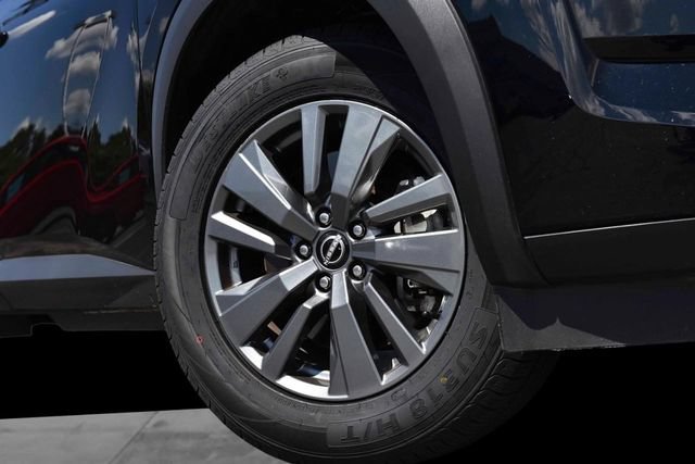 Used 2024 Nissan Pathfinder S AWD/4WD image 3