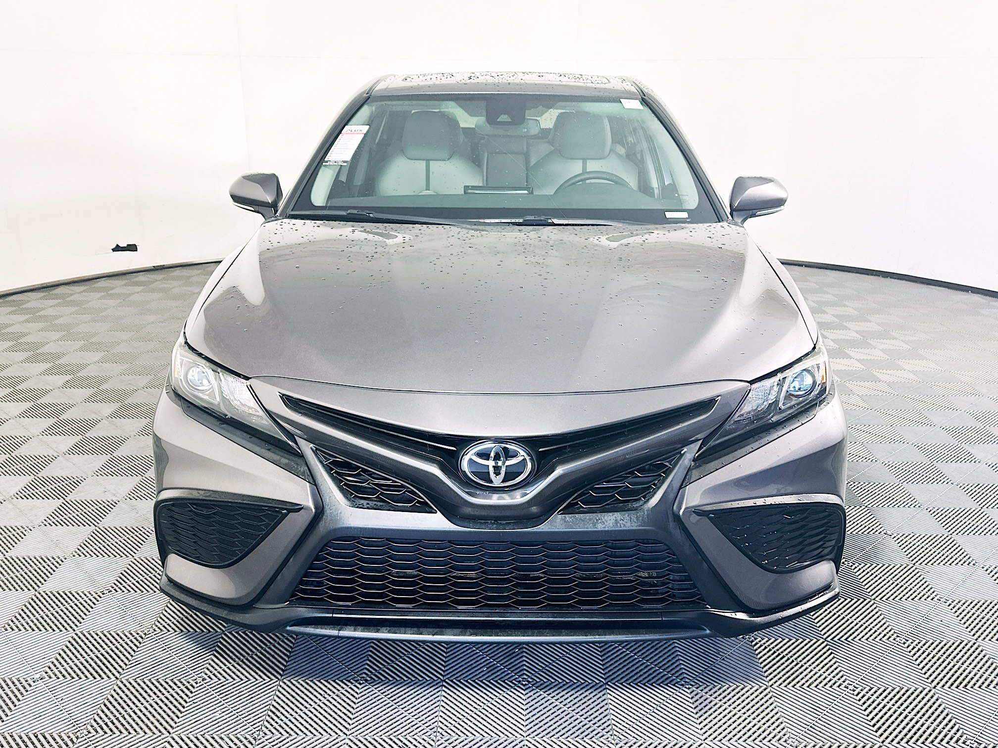 Used 2022 Toyota Camry SE w/ Convenience Package FWD image 8