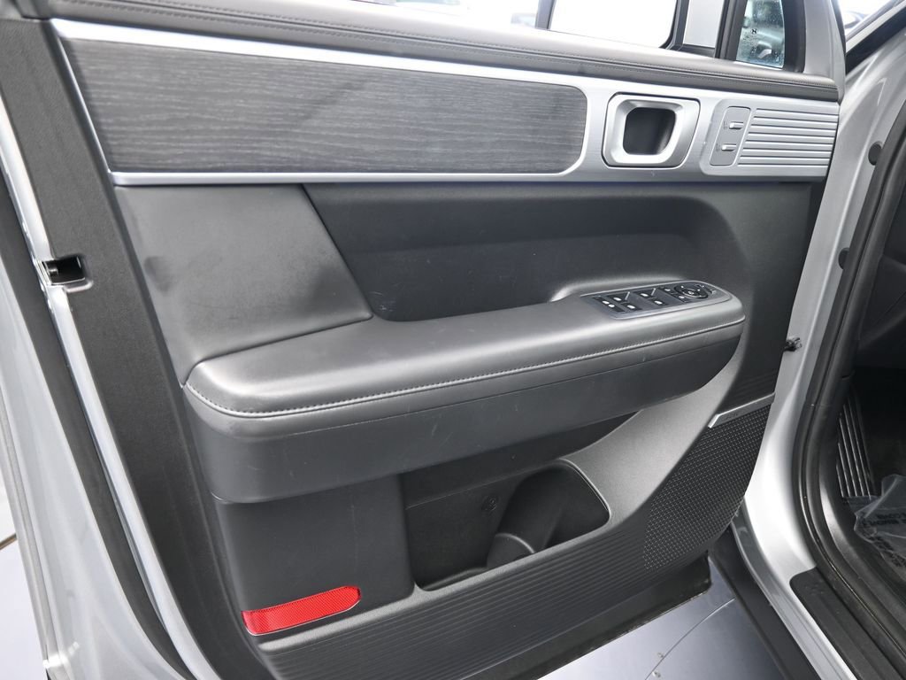 Used 2024 Hyundai Santa Fe Limited image 17