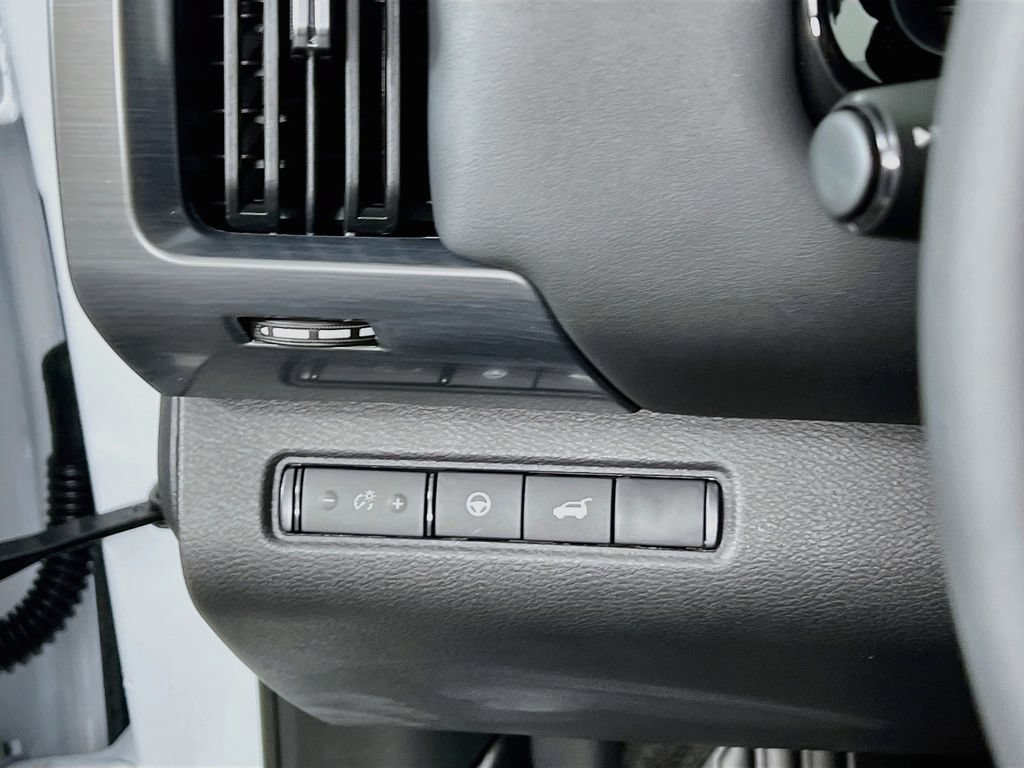 New 2026 Nissan Pathfinder SL AWD/4WD image 9