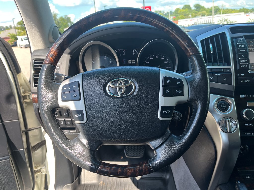 Used 2015 Toyota Land Cruiser AWD/4WD image 25