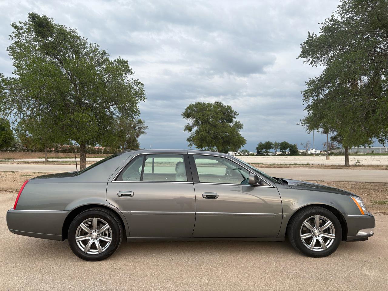 Used 2006 Cadillac DTS FWD image 59