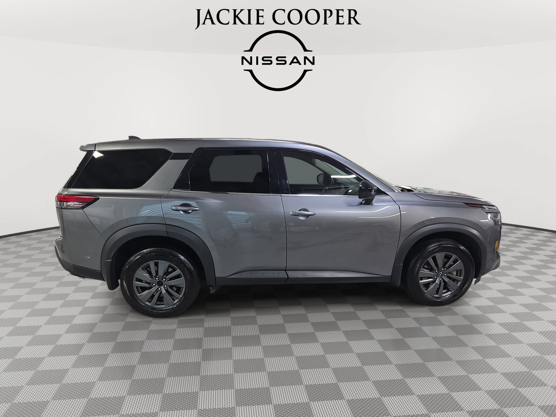 Used 2023 Nissan Pathfinder S AWD/4WD image 4