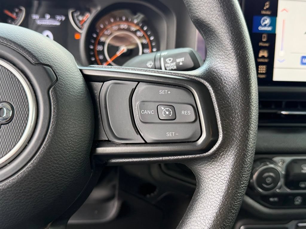 Used 2025 Jeep Gladiator Sport AWD/4WD image 19