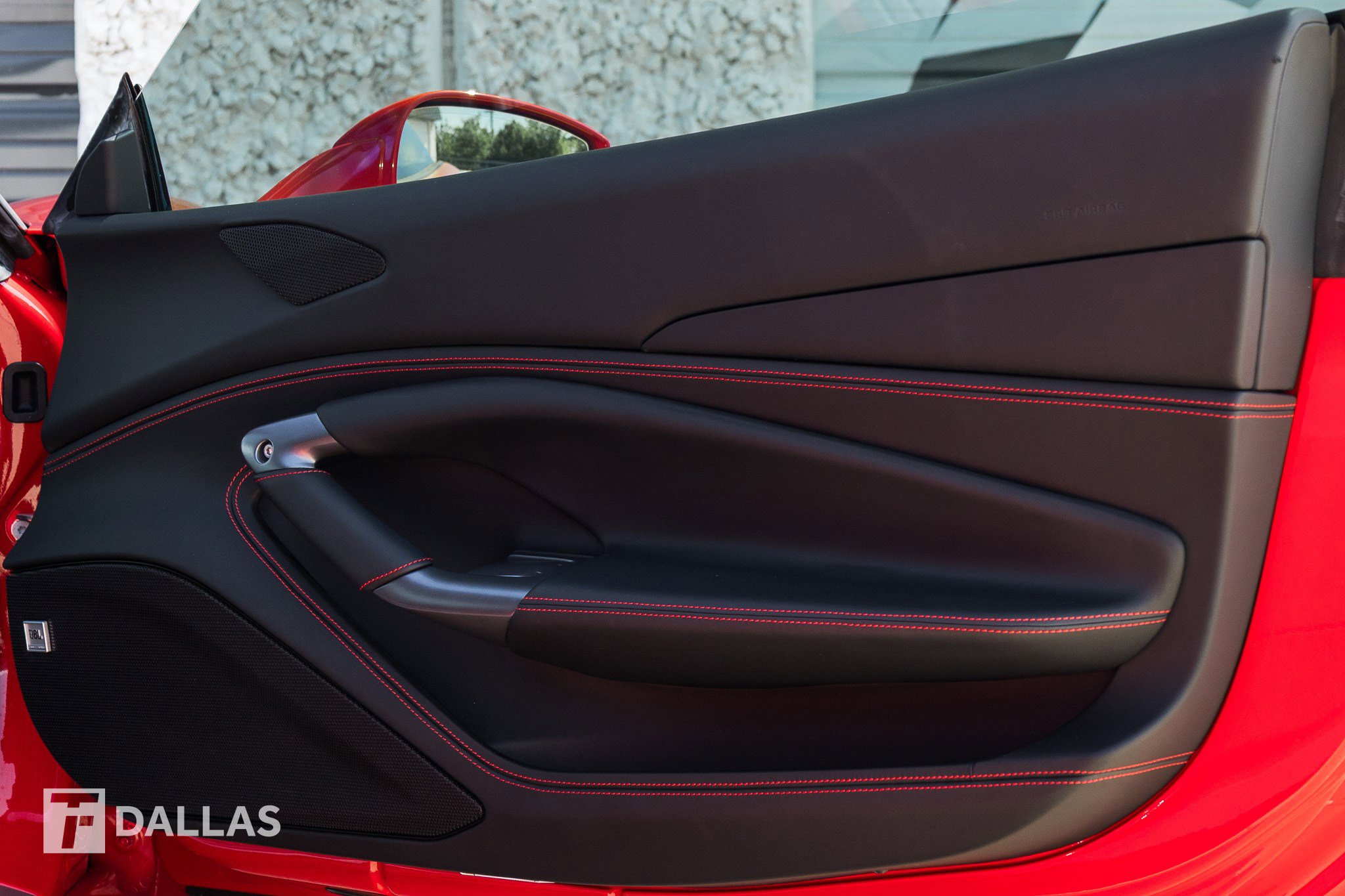 Used 2020 Ferrari F8 Tributo RWD image 33