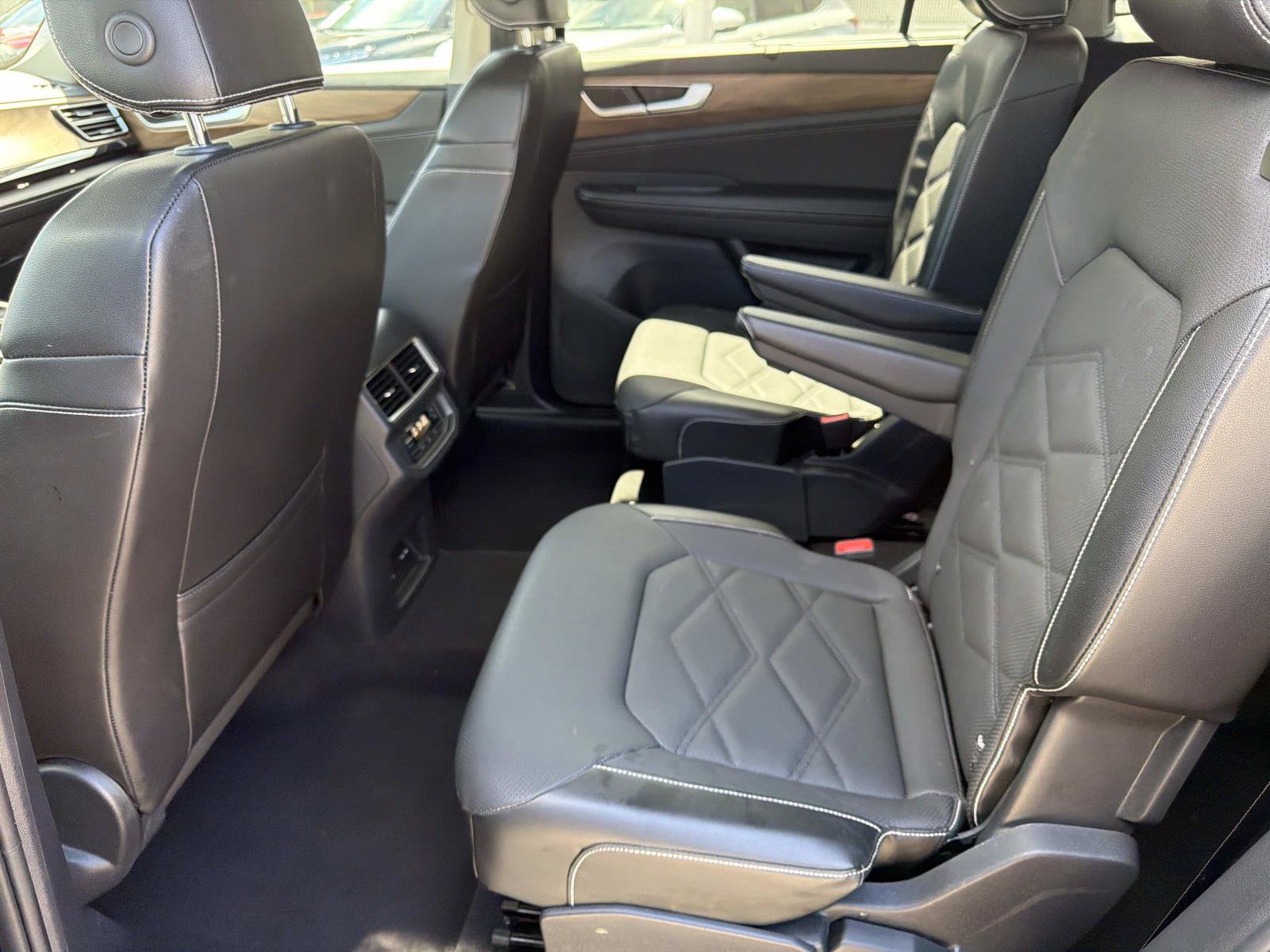 Used 2024 Volkswagen Atlas SE FWD image 11