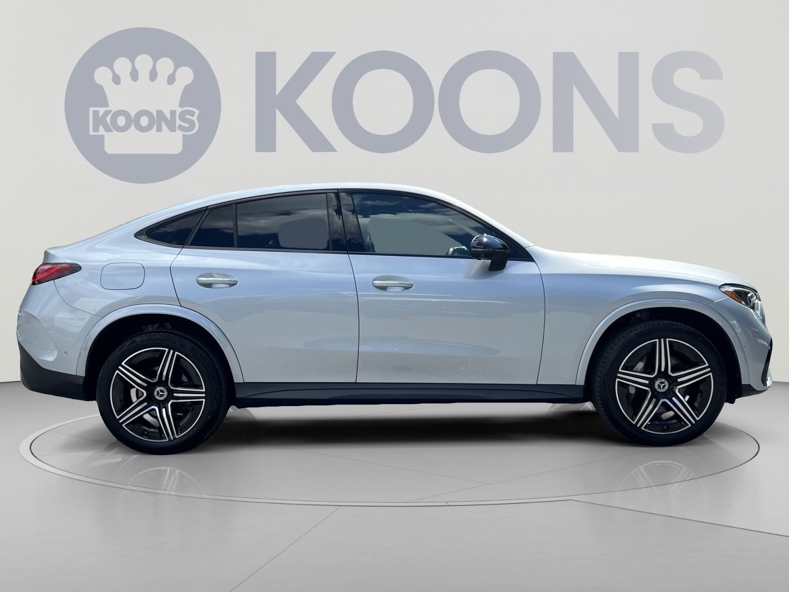 Used 2024 Mercedes-Benz GLC 300 4MATIC image 12