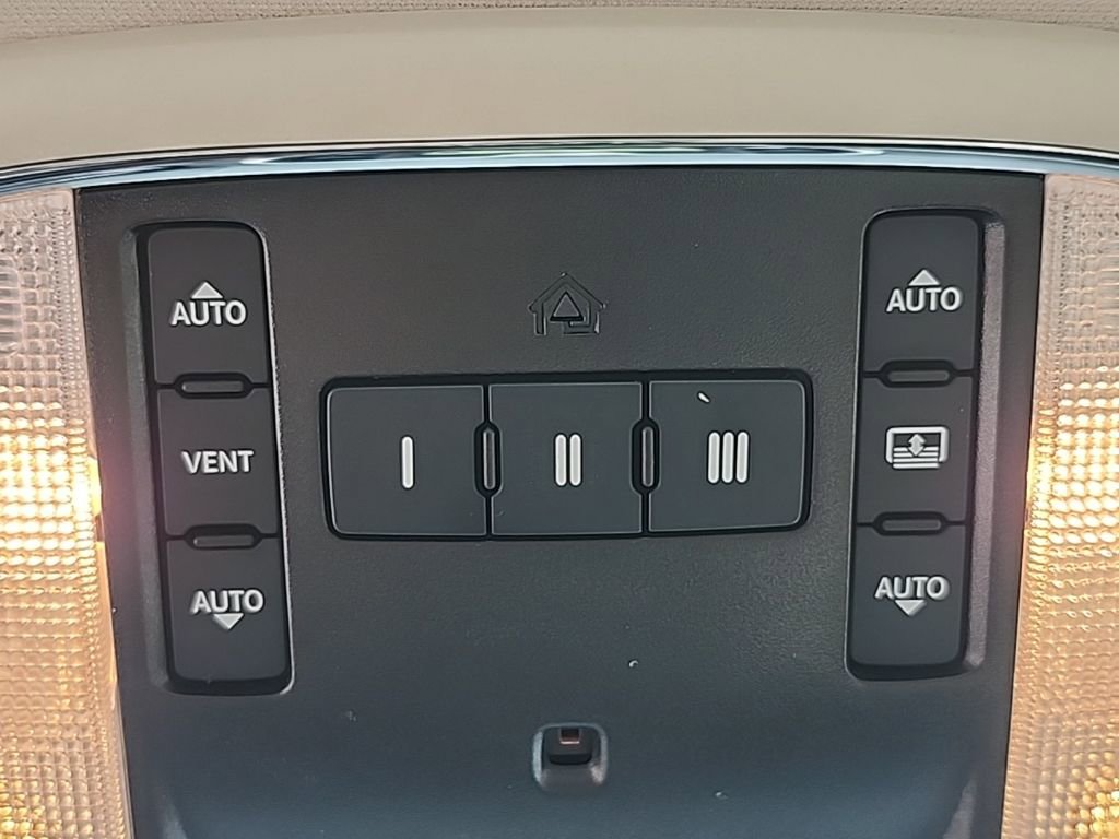 Certified 2021 Chrysler 300 Touring L w/ Popular Equipment Group image 31