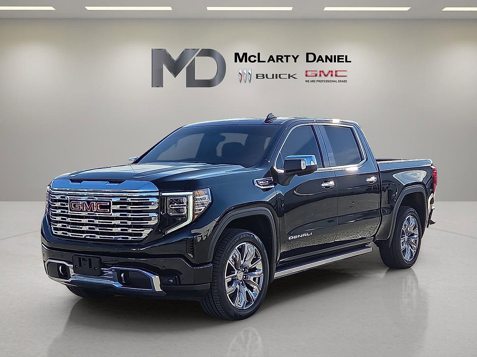 Used 2023 GMC Sierra 1500 Denali w/ Denali Reserve Package image 2