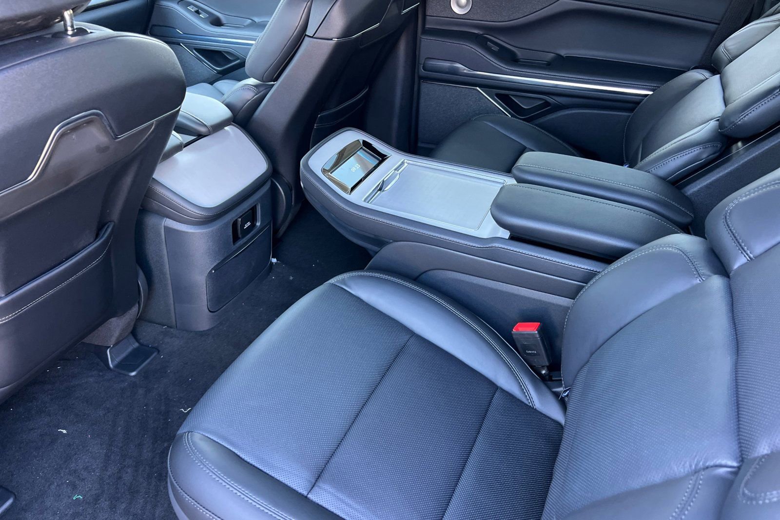 New 2026 Lincoln Navigator Reserve w/ Jet Appearance Package image 10