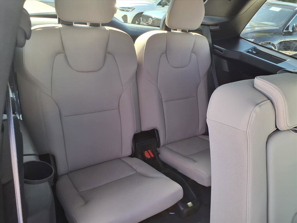 New 2026 Volvo XC90 B5 Plus w/ Protection Package Premier image 12