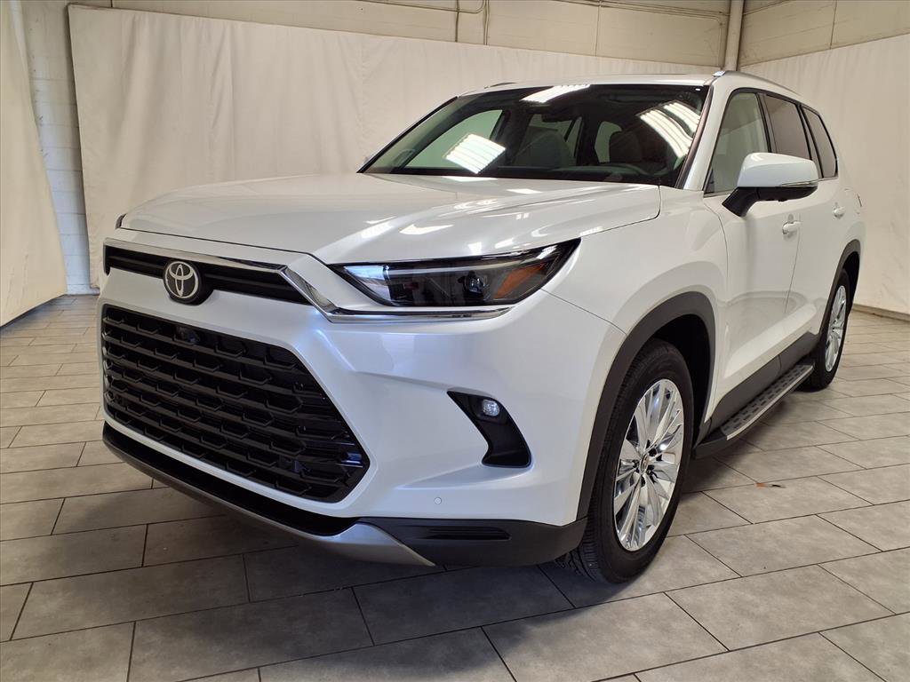 New 2026 Toyota Grand Highlander Platinum image 3