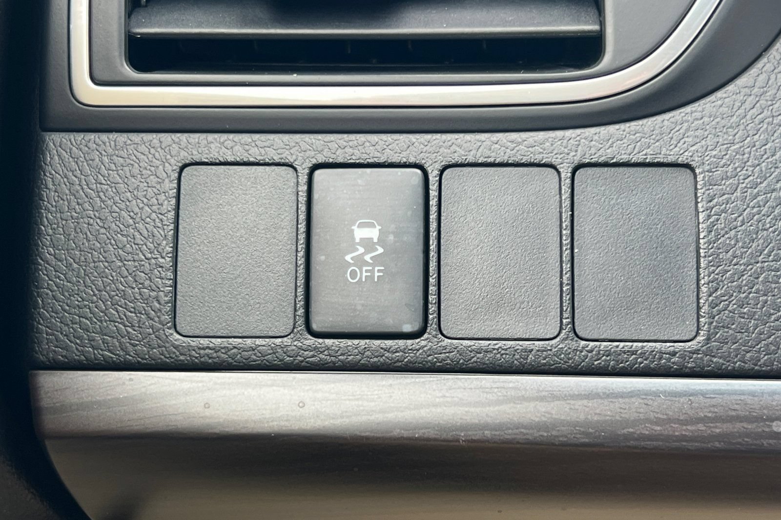 Used 2017 Toyota Camry LE FWD image 29