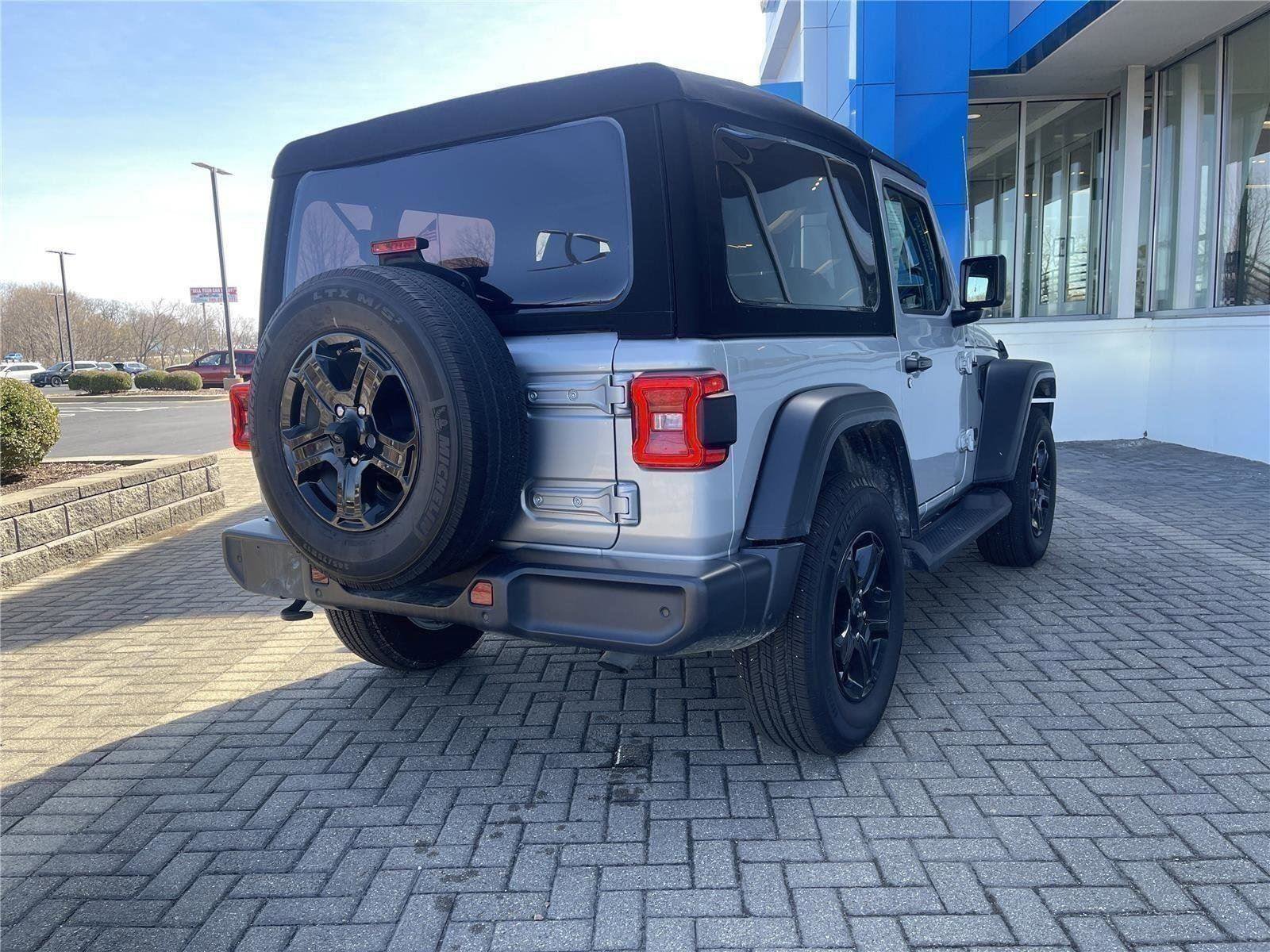 Used 2023 Jeep Wrangler Sport AWD/4WD image 5