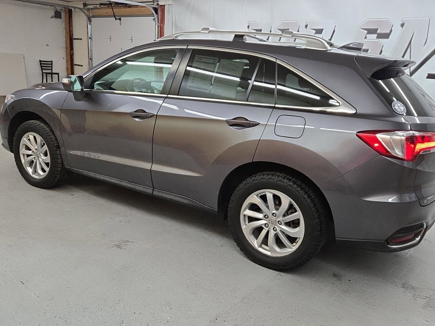 Used 2018 Acura RDX AWD image 3