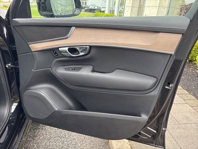 Used 2025 Volvo XC90 B6 Plus AWD/4WD image 16