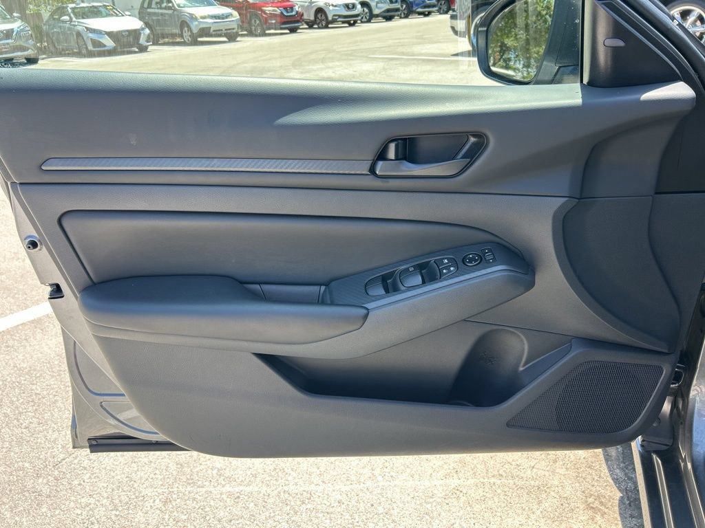 Certified 2025 Nissan Altima 2.5 S FWD image 18