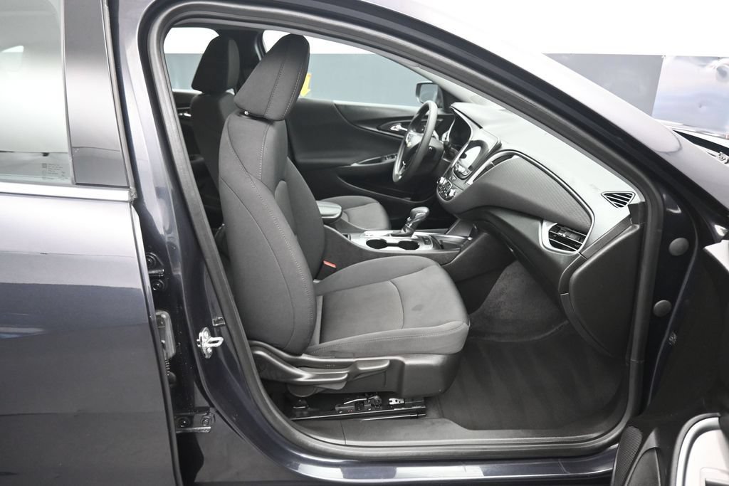 Used 2023 Chevrolet Malibu LT FWD image 38