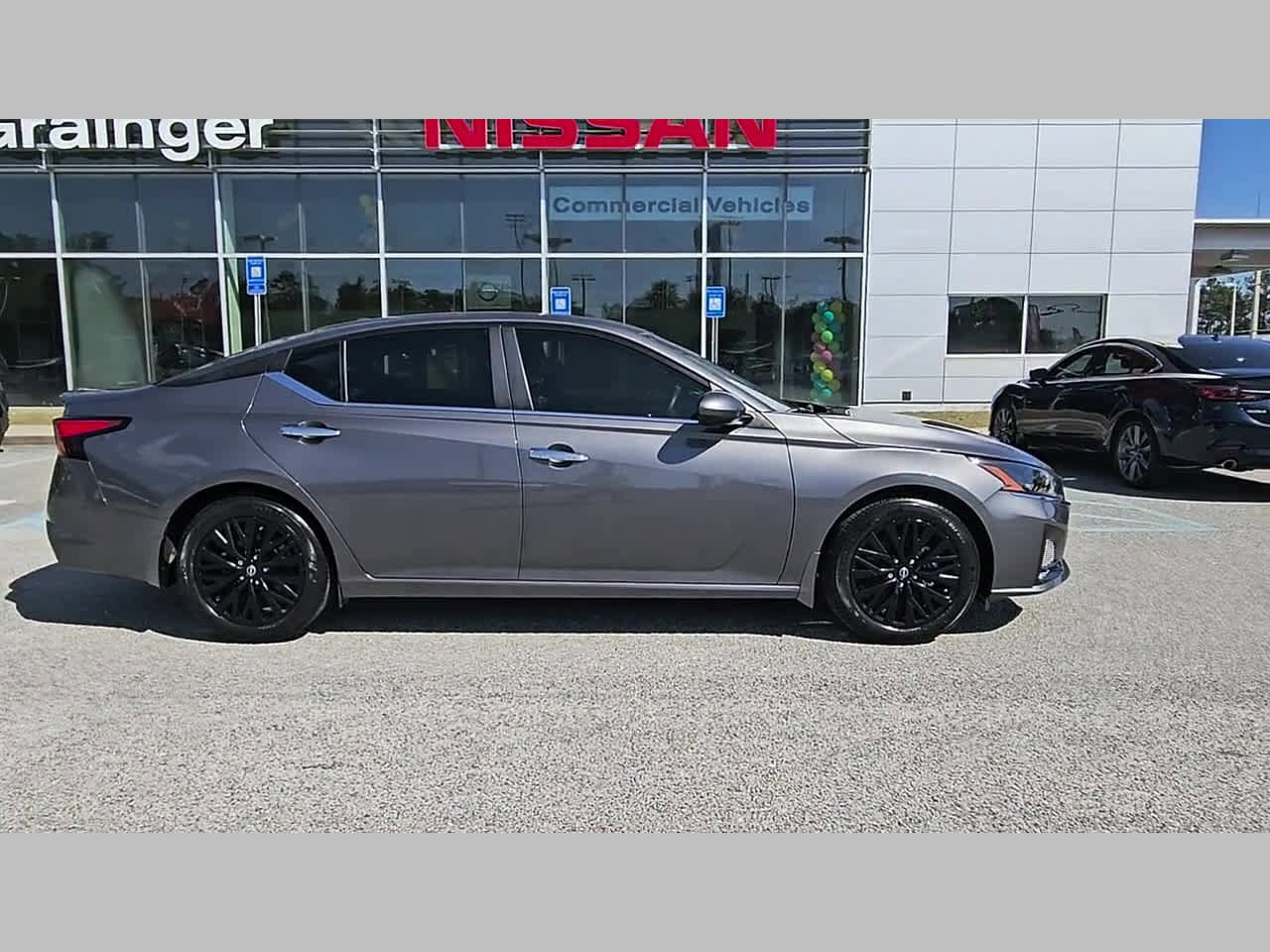 Used 2025 Nissan Altima 2.5 SV w/ SV Special Edition Package FWD image 36